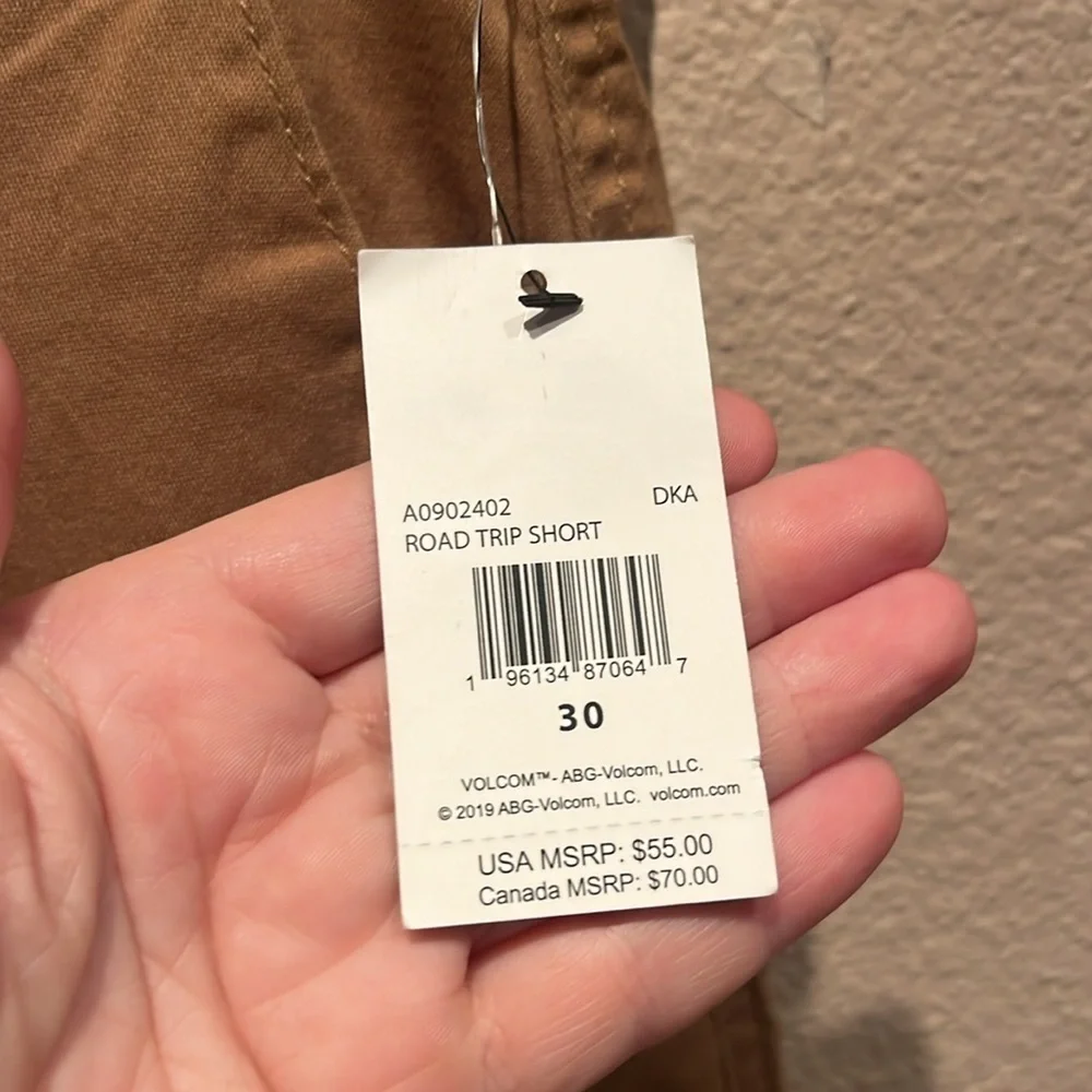 New Volcom Men’s Khaki Brown Shorts Size 30 NWT